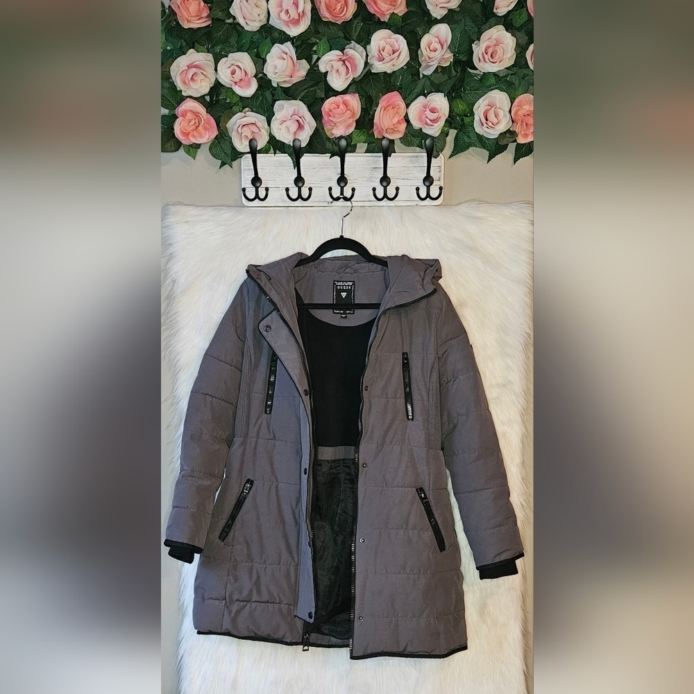 Guess Women's Gray Puffer Coat (NWOT) - Picture 5 of 11